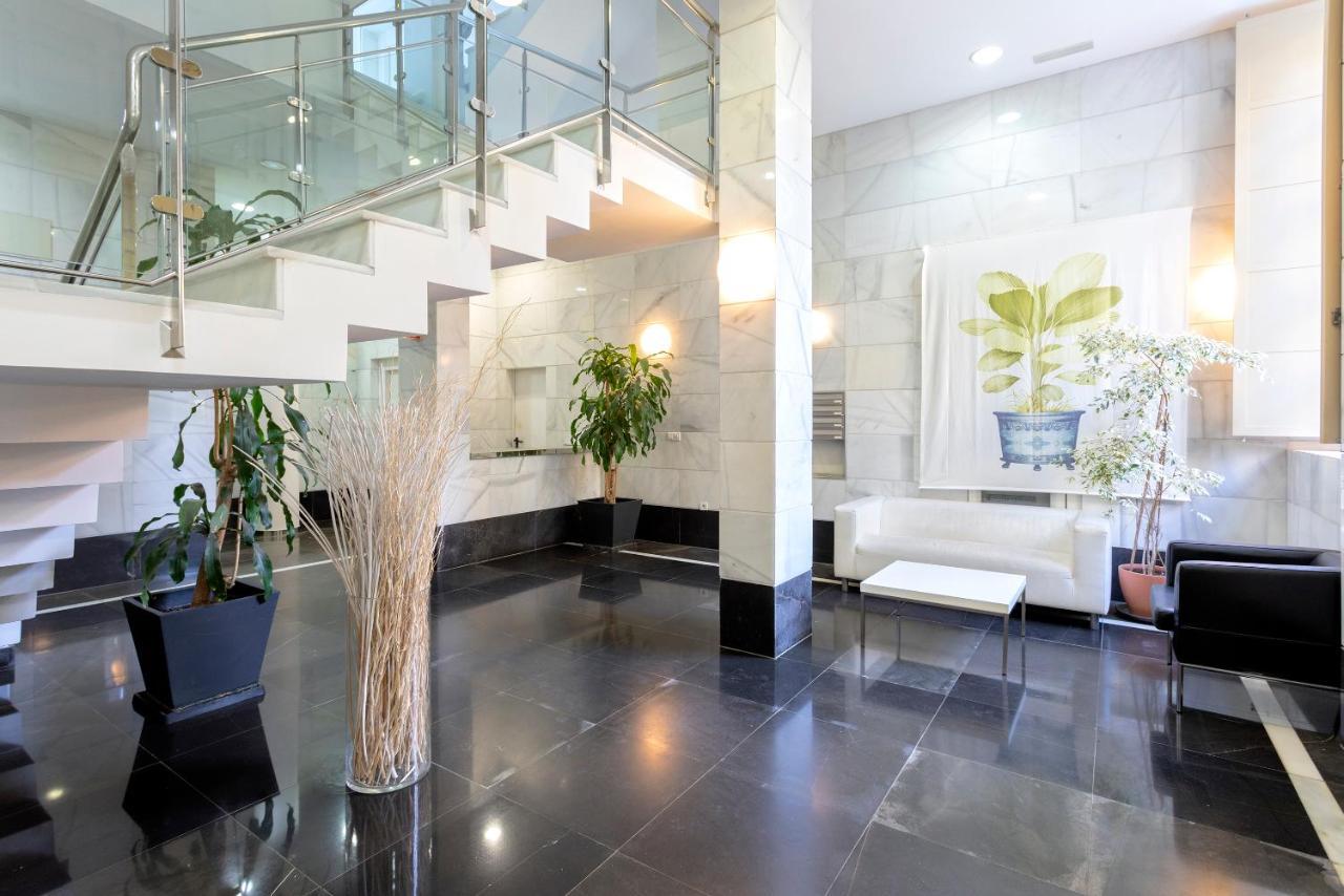 Acogedor Apartamento Junto A La Catedral By Rent Me Málaga Extérieur photo