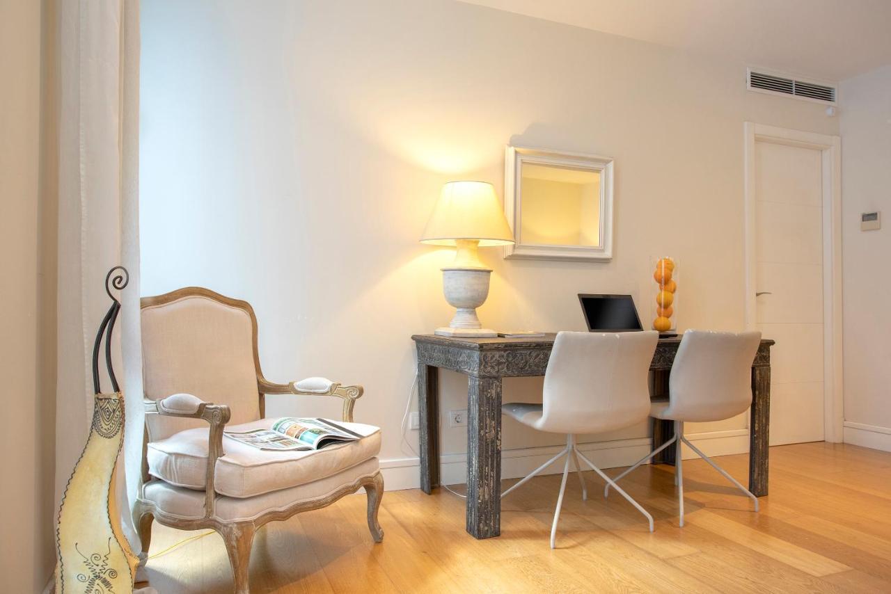 Acogedor Apartamento Junto A La Catedral By Rent Me Málaga Extérieur photo
